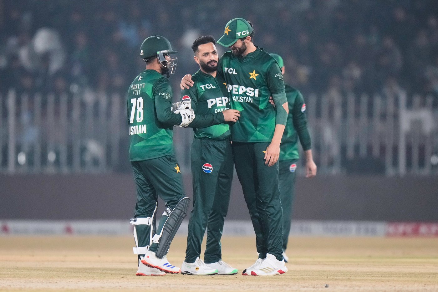 Pakistan spins out Sri Lanka for 114 to win T20 tri-series final | iNFOnews.ca