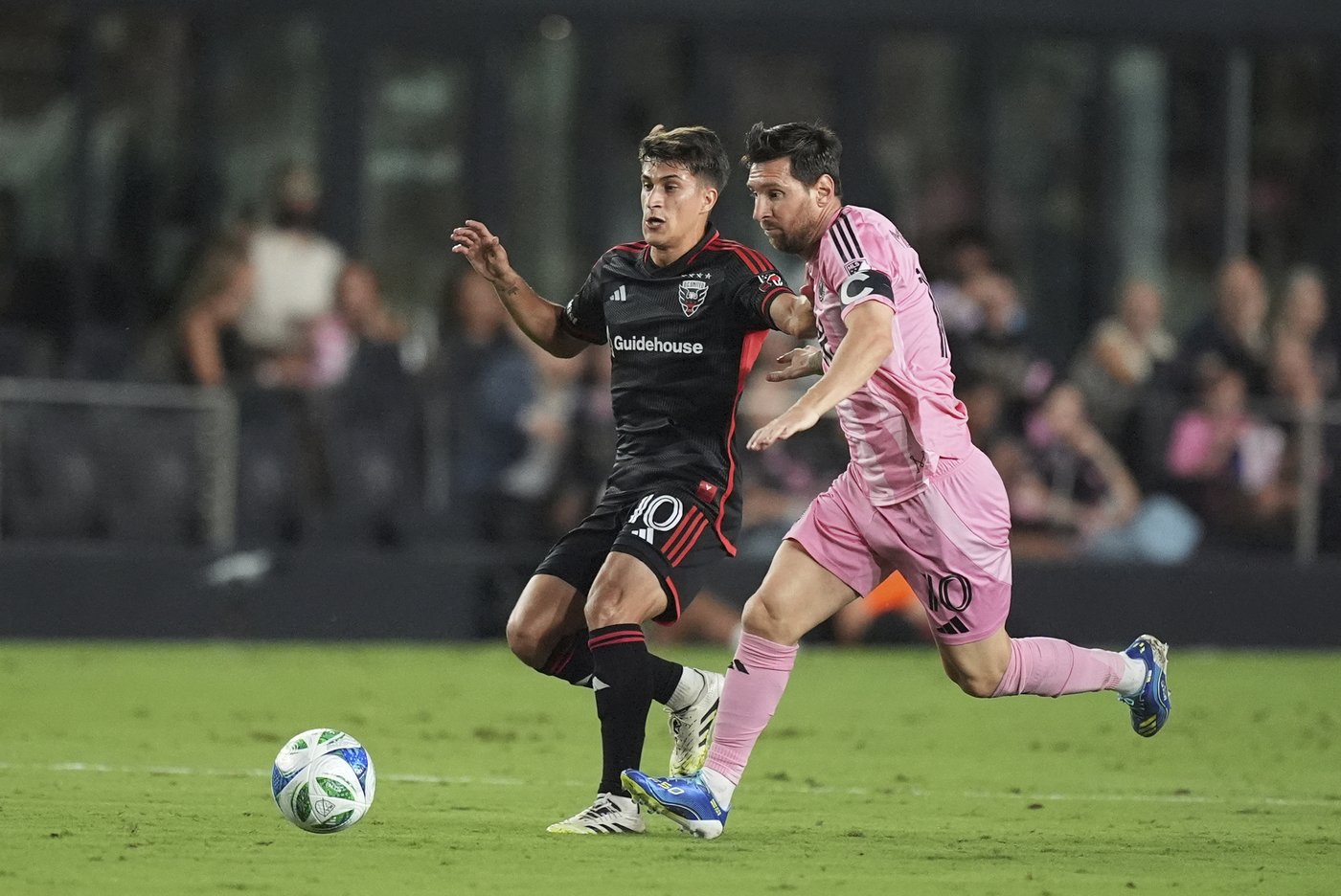 Lionel Messi has two goals, assist to lead Inter Miami to 3-2 victory over DC United | iNFOnews.ca