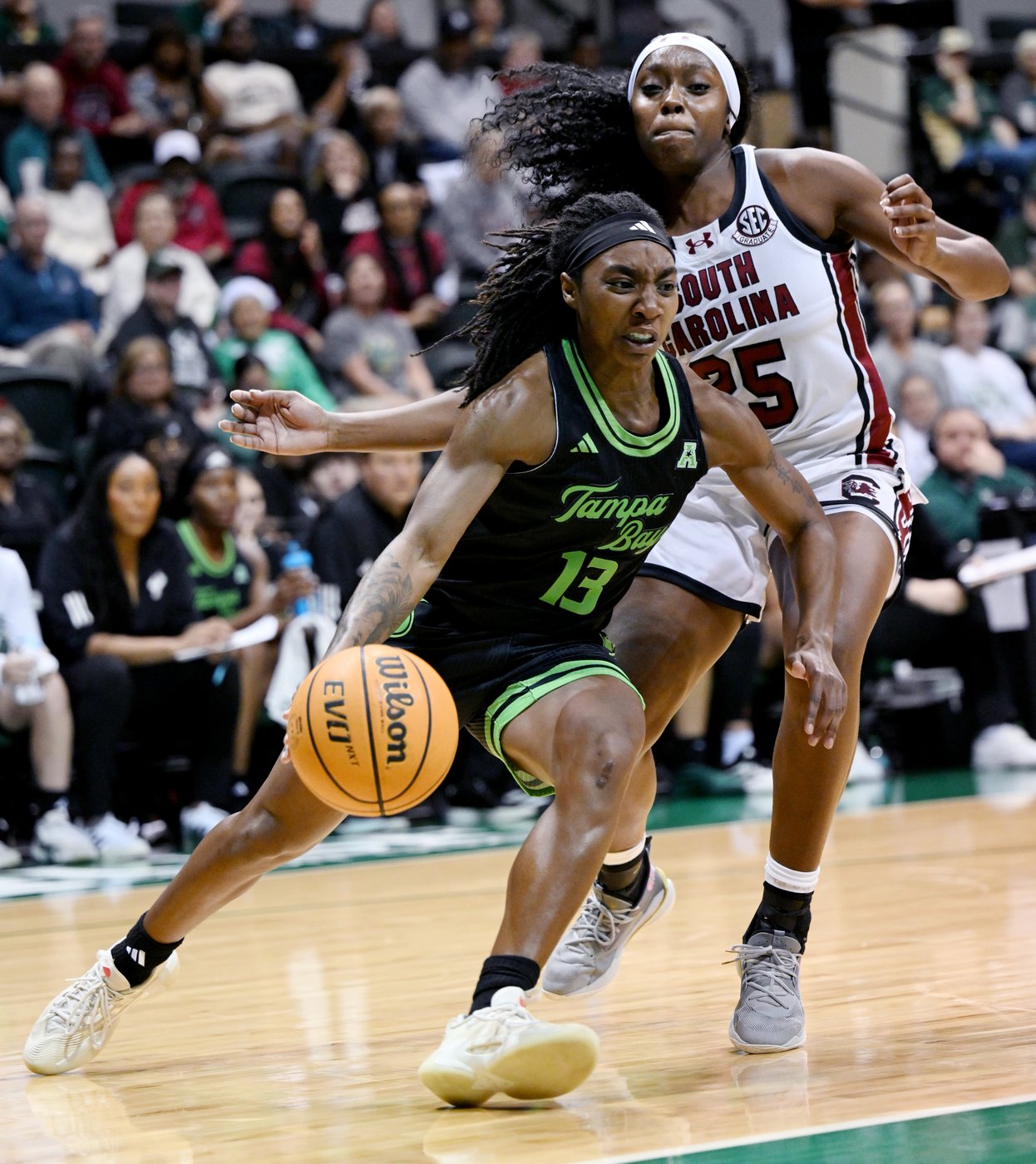Joyce Edwards scores 34 points as No. 3 South Carolina rolls past USF 103-44 | iNFOnews.ca