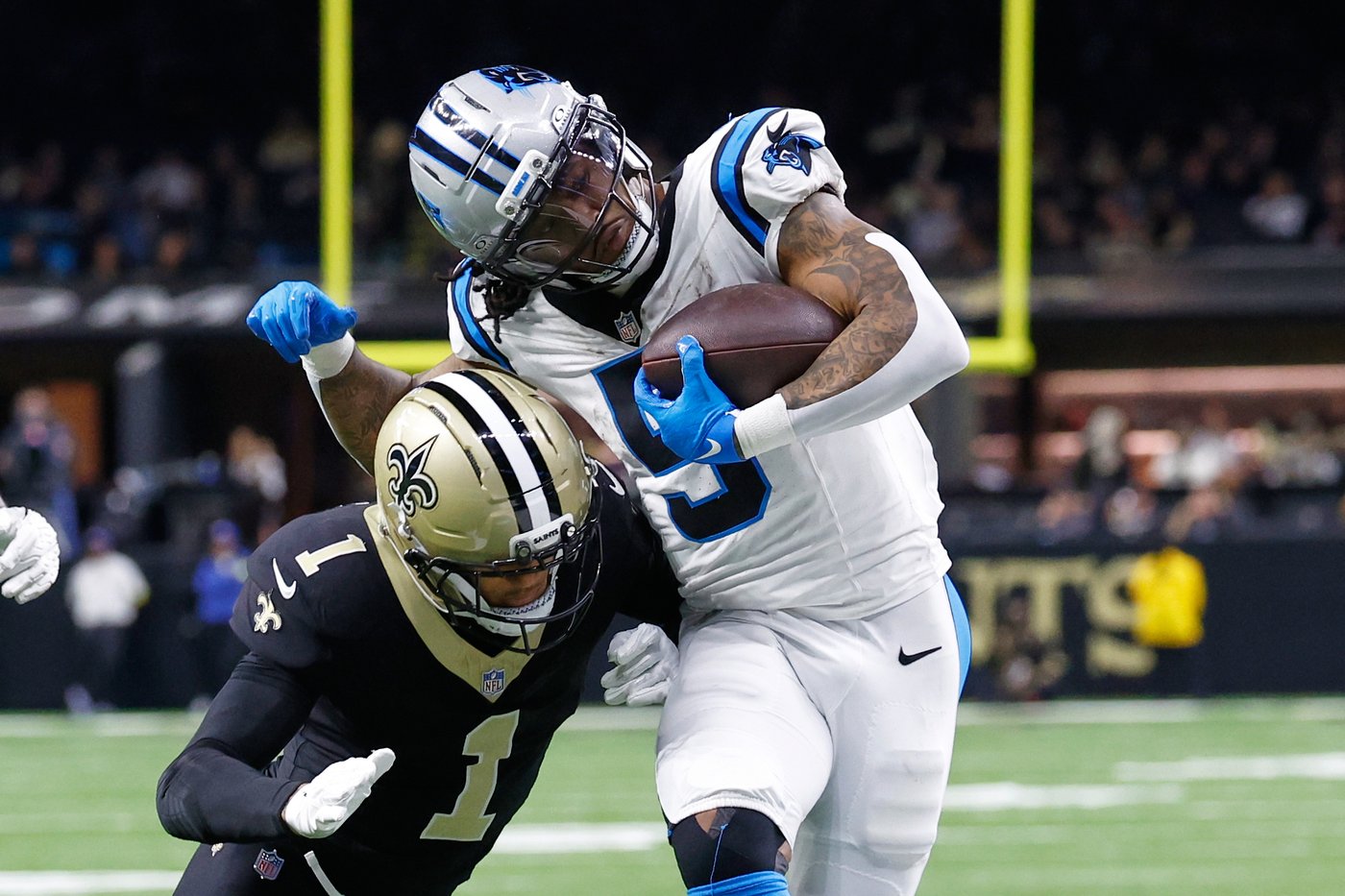 Mayfield looks to remain perfect vs. former team as Bucs visit Panthers with first place on the line | iNFOnews.ca