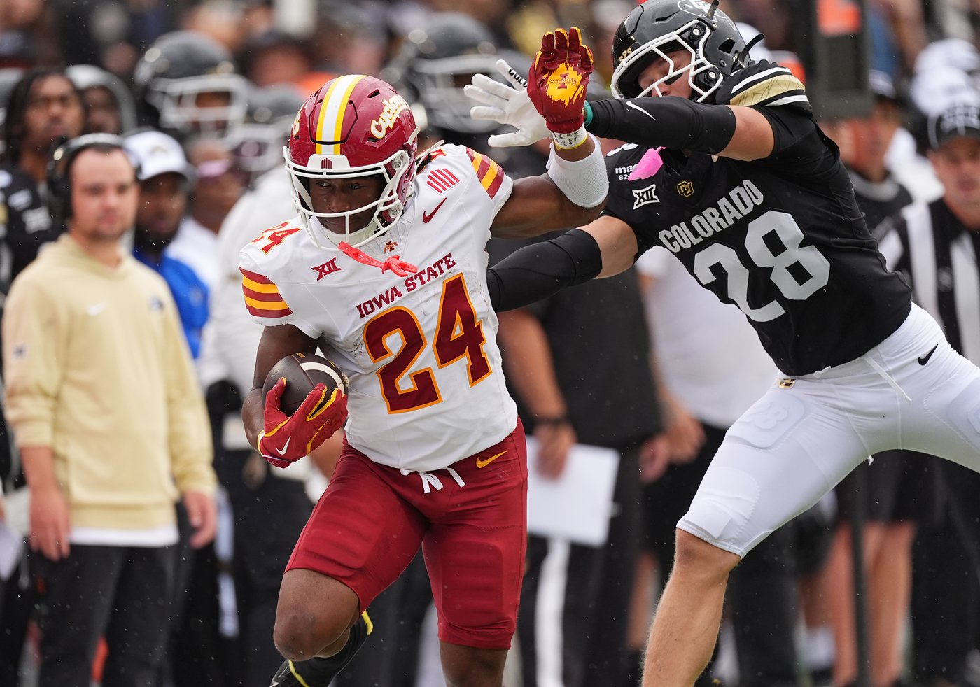 Kaidon Salter throws 2 TD passes, Colorado's defense shines in 24-17 win over No. 22 Iowa State | iNFOnews.ca