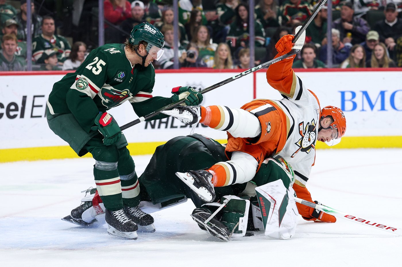 Jesper Wallstedt makes 28 saves for 2nd straight shutout, Wild beat Ducks 2-0 | iNFOnews.ca