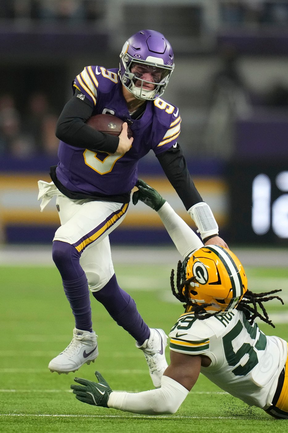 McCarthy gives Vikings another mixed-bag performance in season finale, including another injury exit | iNFOnews.ca