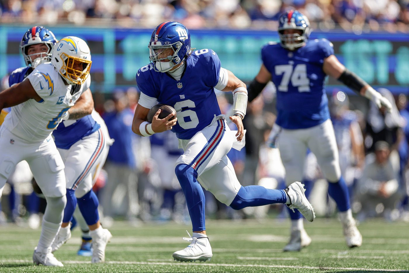 On target: Jaxson Dart dazzles in his first NFL start while leading Giants to win over Chargers | iNFOnews.ca