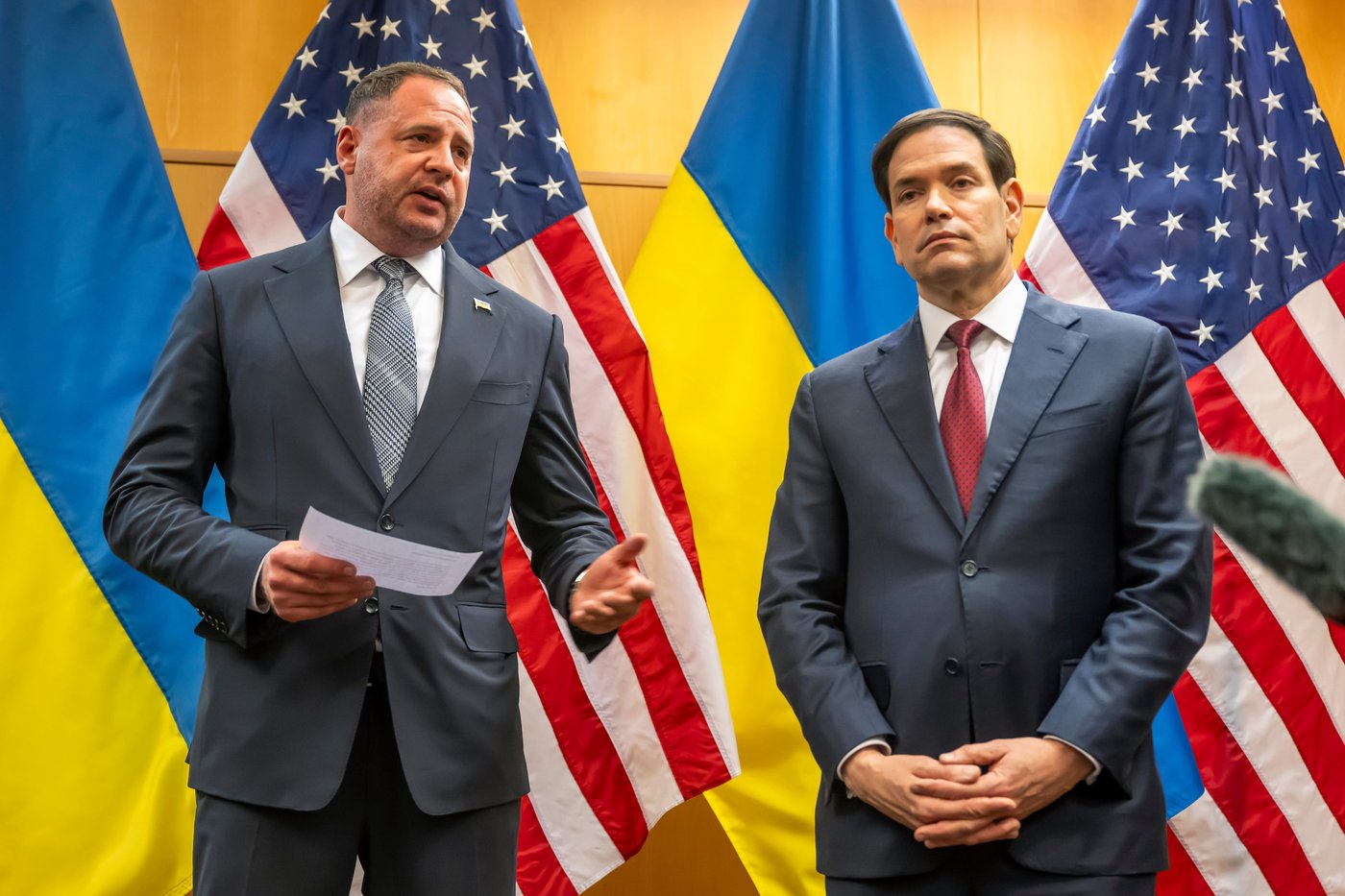 Ukraine and Western allies meet in Geneva to discuss US peace plan | iNFOnews.ca