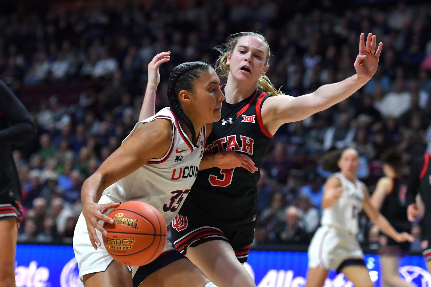 AP women's basketball player of the week is No. 1 UConn's Azzi Fudd | iNFOnews.ca
