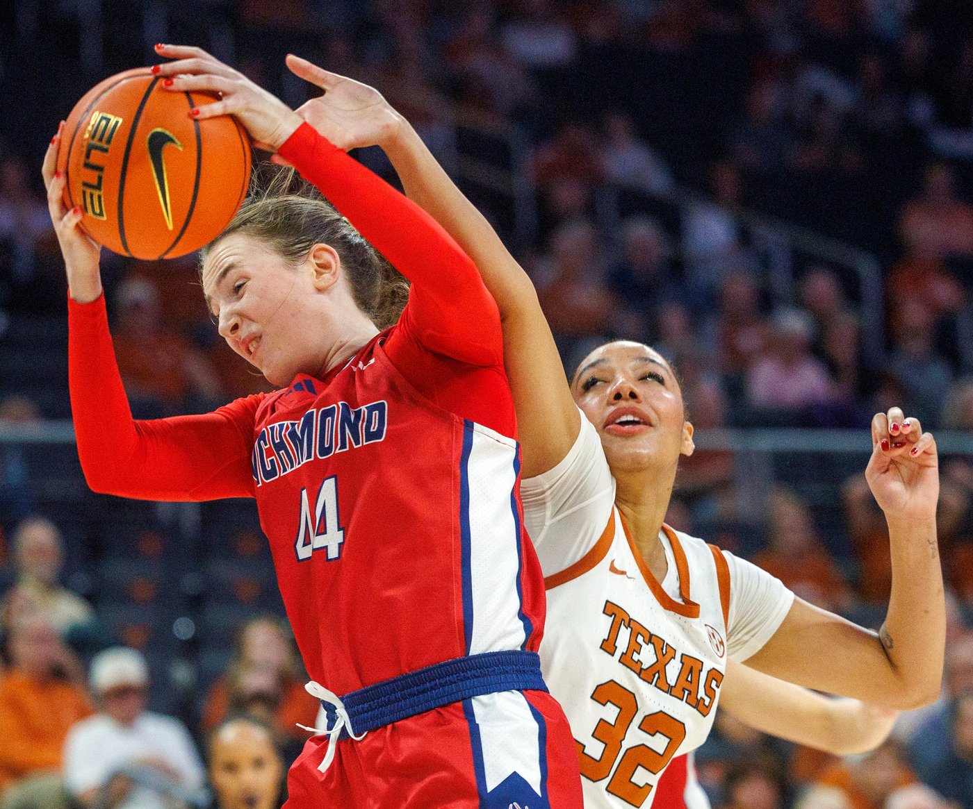 Booker's 22 points, 12 rebounds and 6 steals leads No. 4 Texas women past No. 24 Richmond 85-56 | iNFOnews.ca Booker's 22 points, 12 rebounds and 6 steals leads No. 4 Texas women past No. 24 Richmond 85-56 | iNFOnews.ca