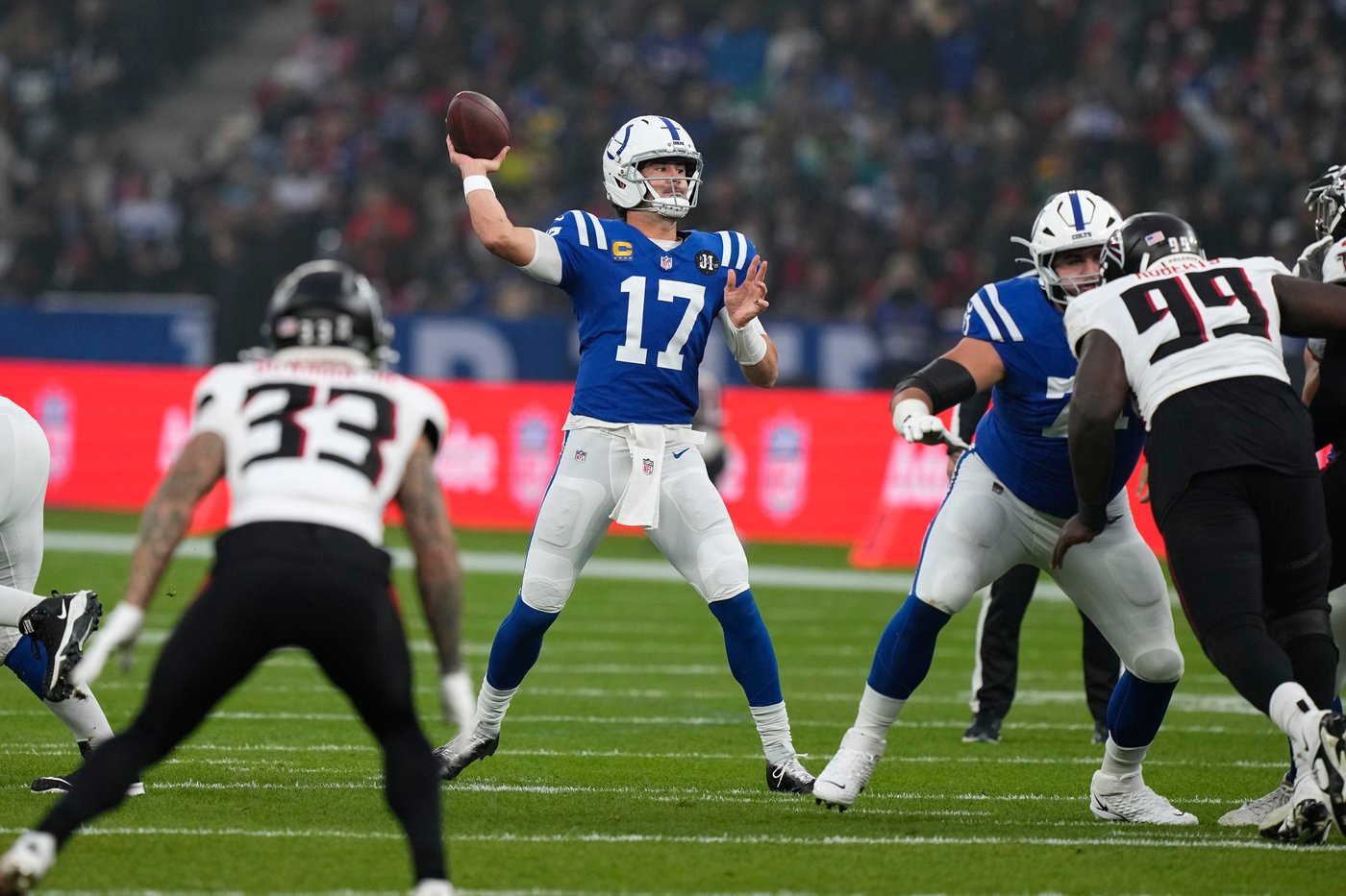 Taylor runs for 244 yards and 3 TDs for Colts in 31-25 OT win over Falcons in Berlin | iNFOnews.ca Taylor runs for 244 yards and 3 TDs for Colts in 31-25 OT win over Falcons in Berlin | iNFOnews.ca