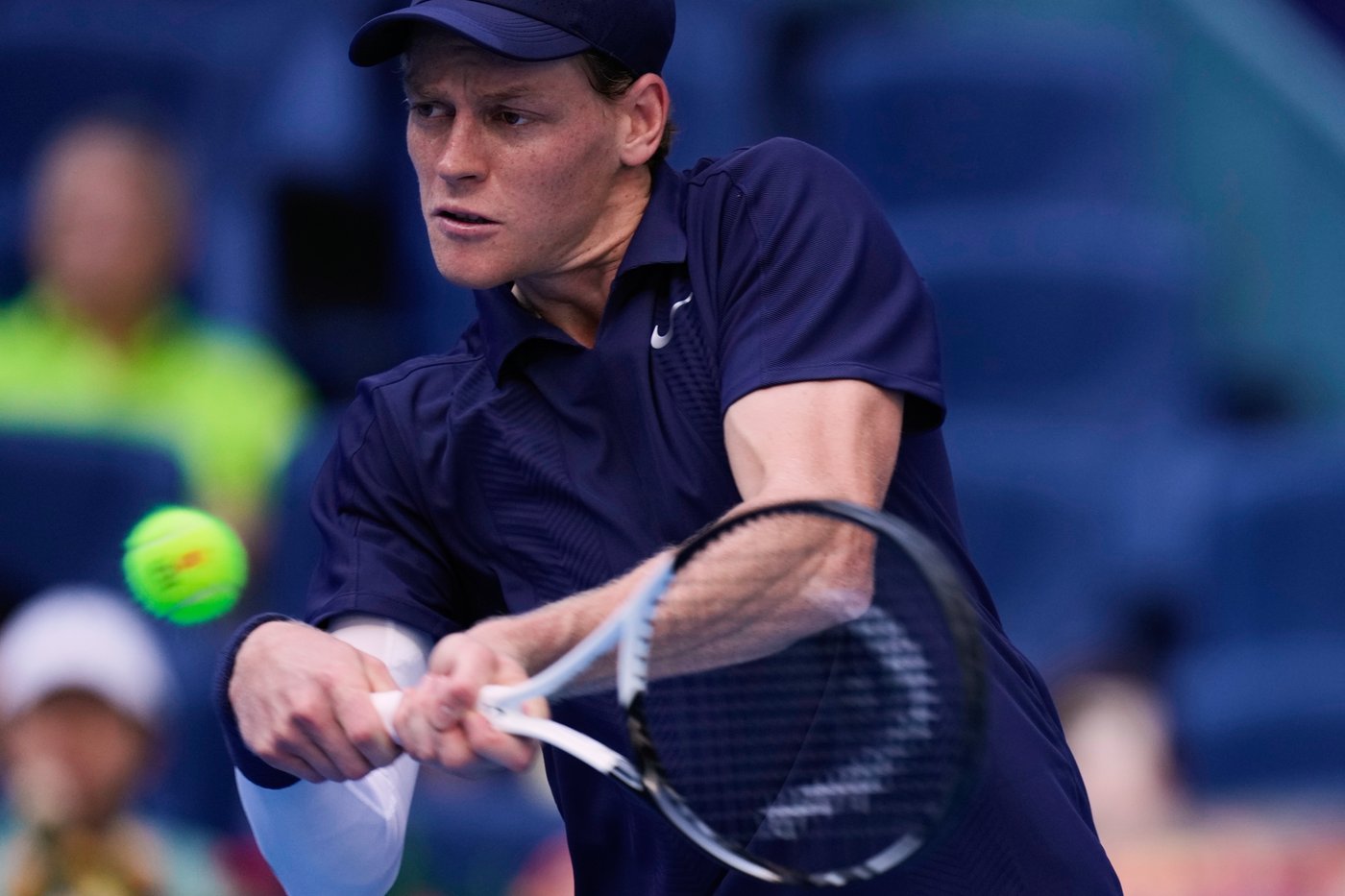 Swiatek wins 400th career match, advances to China Open fourth round. Alcaraz reaches final in Japan | iNFOnews.ca