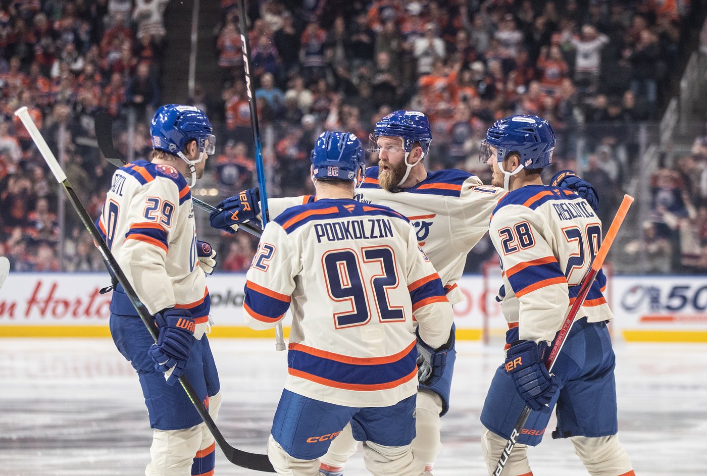 McDavid helps Oilers cool off hot Mammoth with 6-3 win | iNFOnews.ca