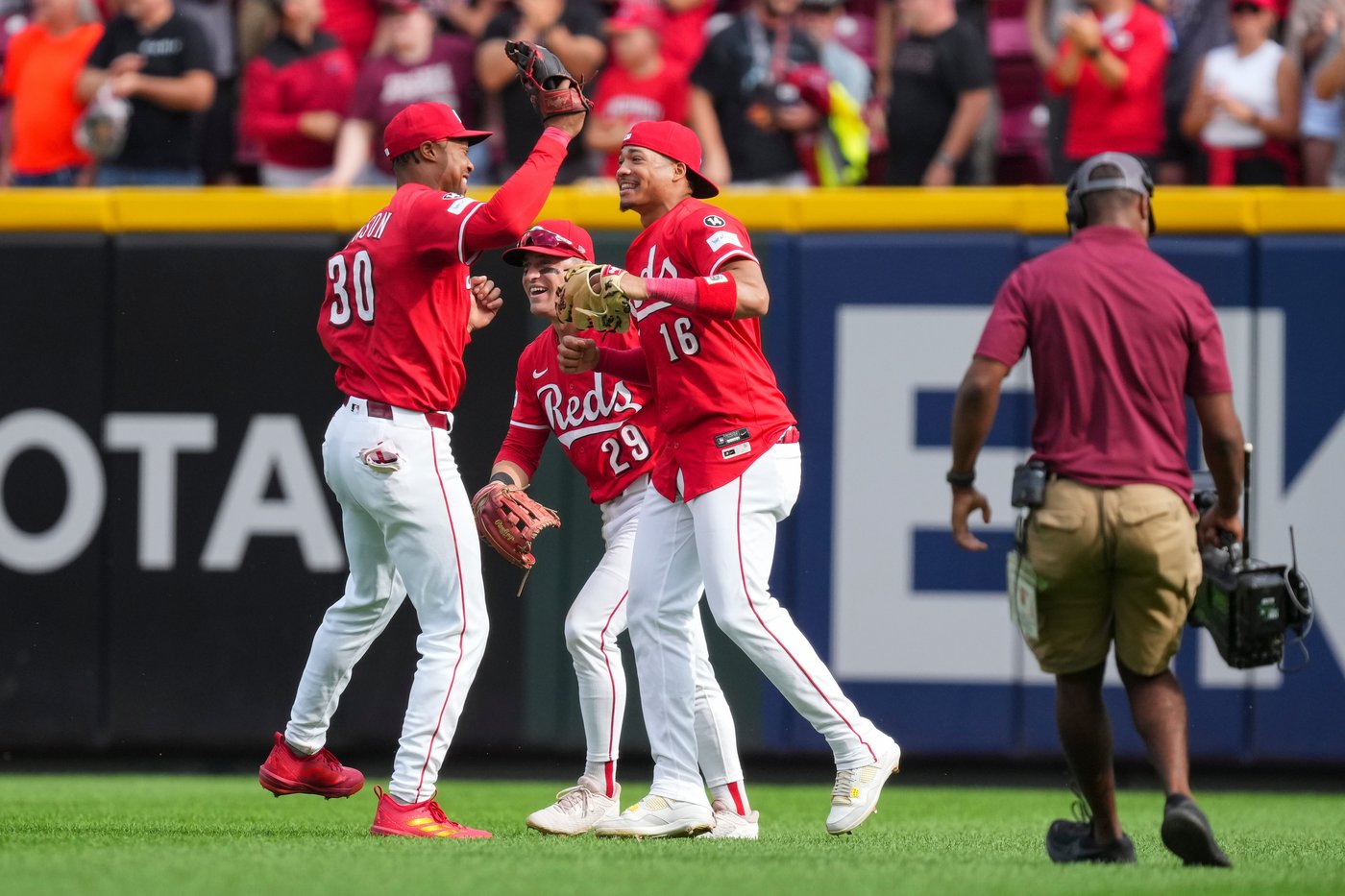 Marté's home run-robbing catch was one of the best Francona says he's ever seen | iNFOnews.ca