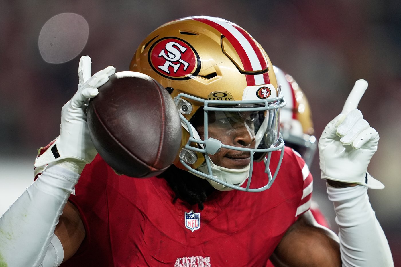 49ers defense shines as Purdy's 3 interceptions nearly derail win over Panthers | iNFOnews.ca