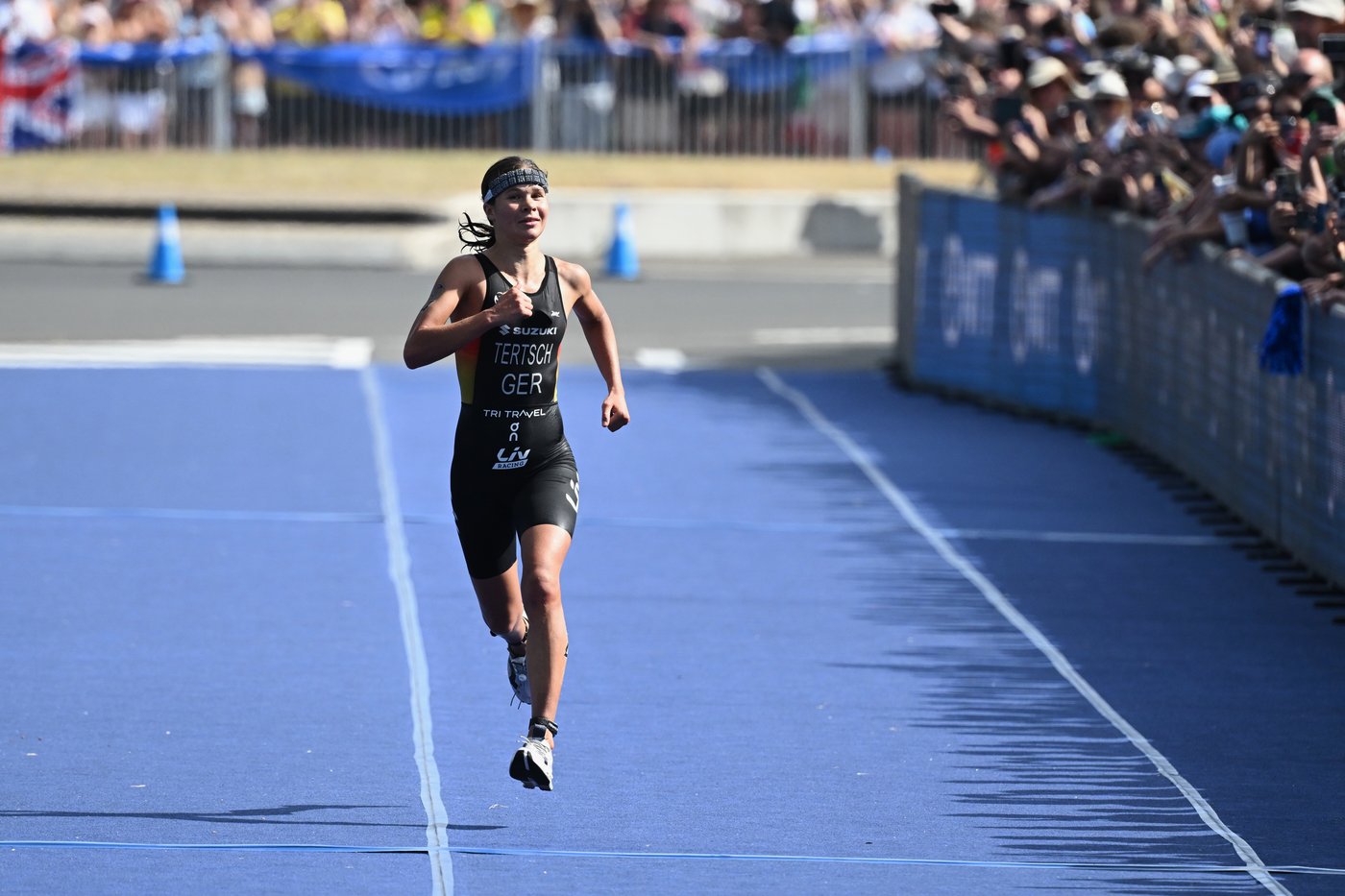 Lisa Tertsch, Matthew Hauser become world triathlon champions after winning season finals | iNFOnews.ca