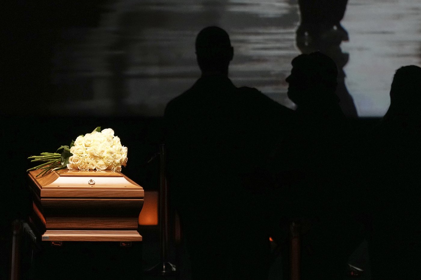Italian fashion, political and sports figures among thousands bidding farewell to Giorgio Armani | iNFOnews.ca Italian fashion, political and sports figures among thousands bidding farewell to Giorgio Armani | iNFOnews.ca