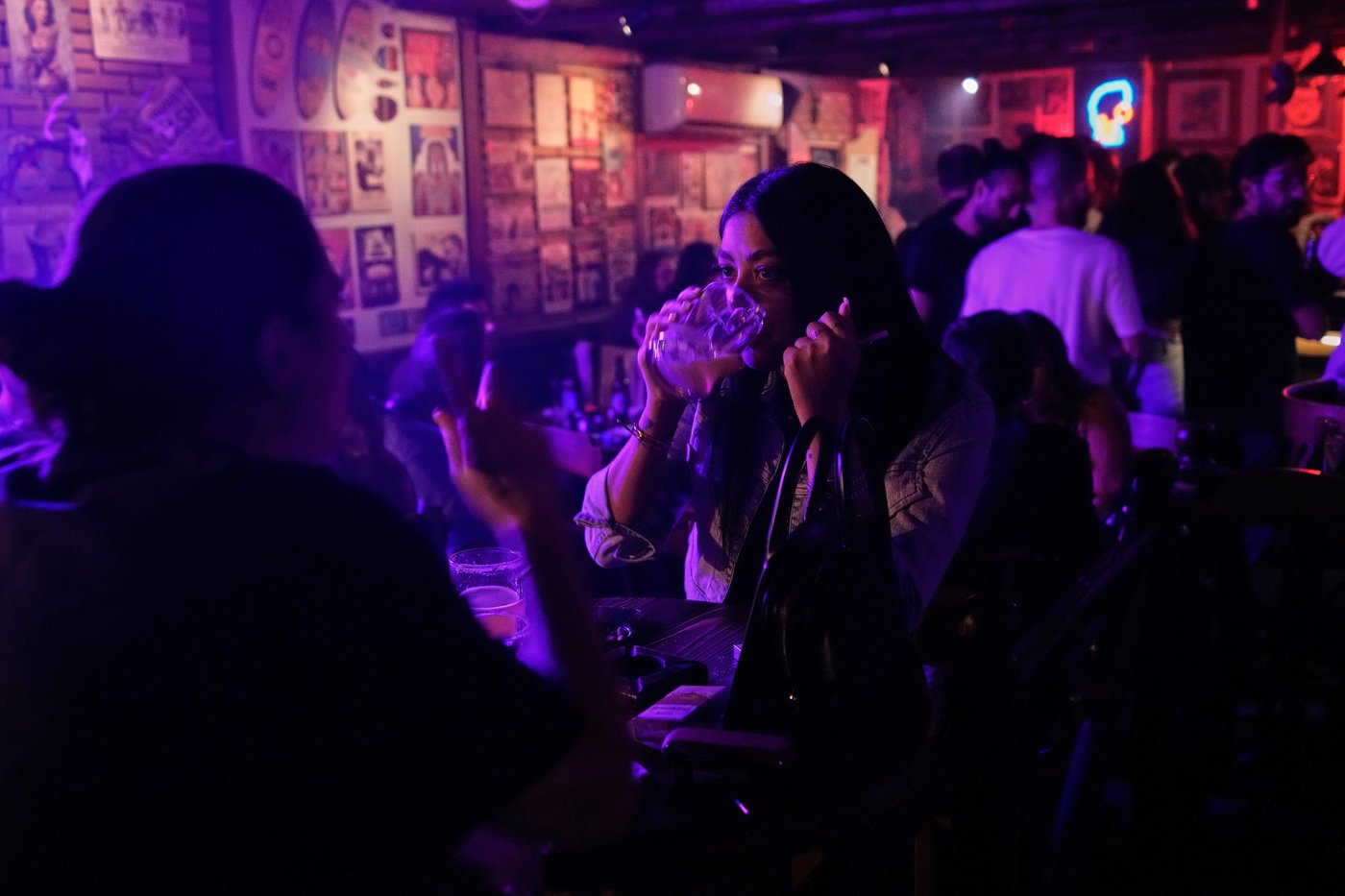 Photos show Syrians enjoying a night out in Damascus despite some crackdowns | iNFOnews.ca