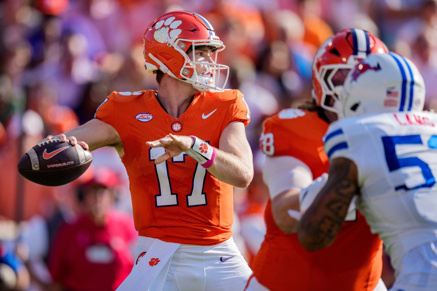 Kevin Jennings throws 2 TD passes as SMU avenges ACC title game loss to Clemson, 35-24 | iNFOnews.ca Kevin Jennings throws 2 TD passes as SMU avenges ACC title game loss to Clemson, 35-24 | iNFOnews.ca