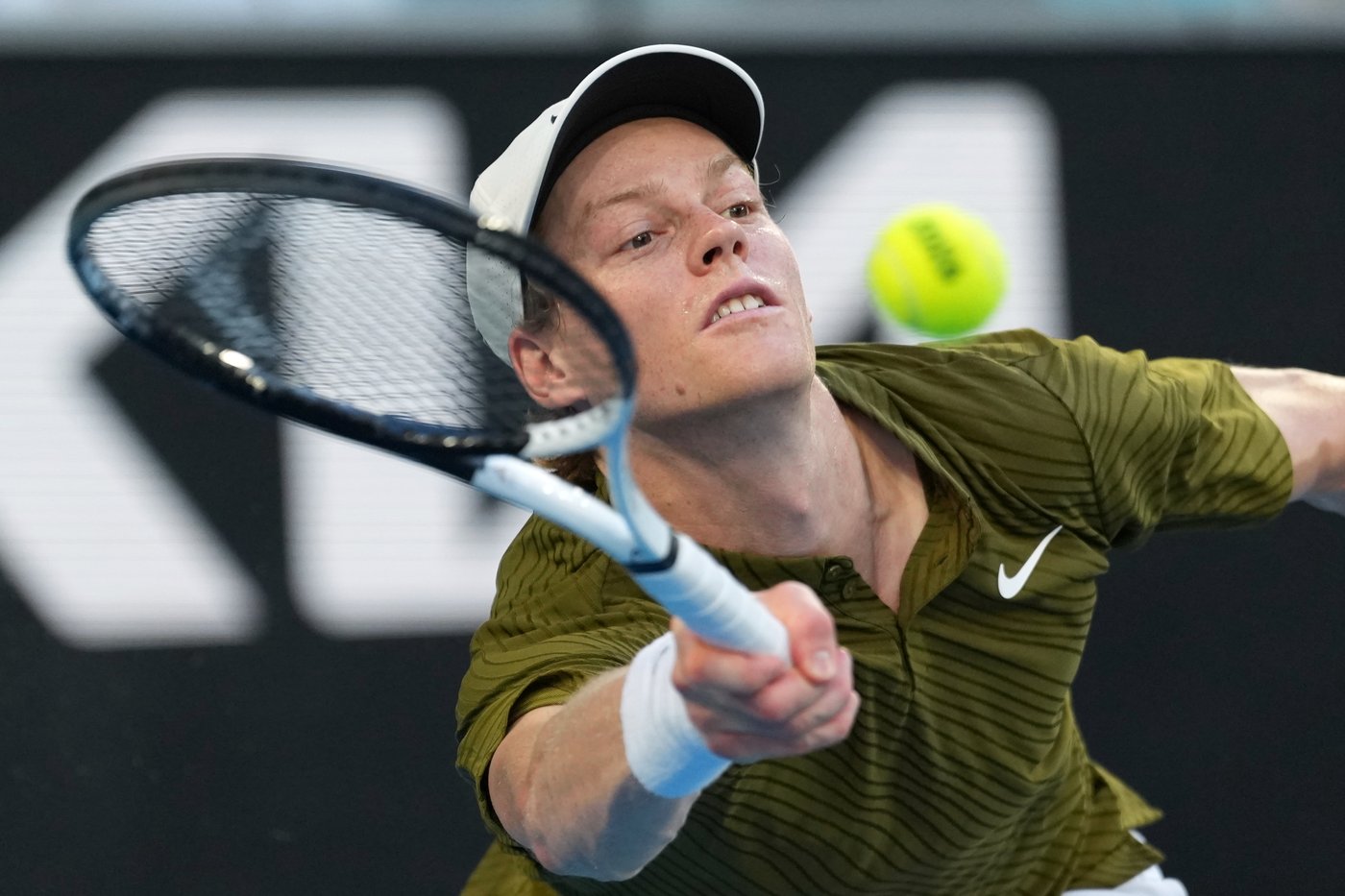 Sinner extends winning streak to 18 at Australian Open, advances to quarterfinals | iNFOnews.ca