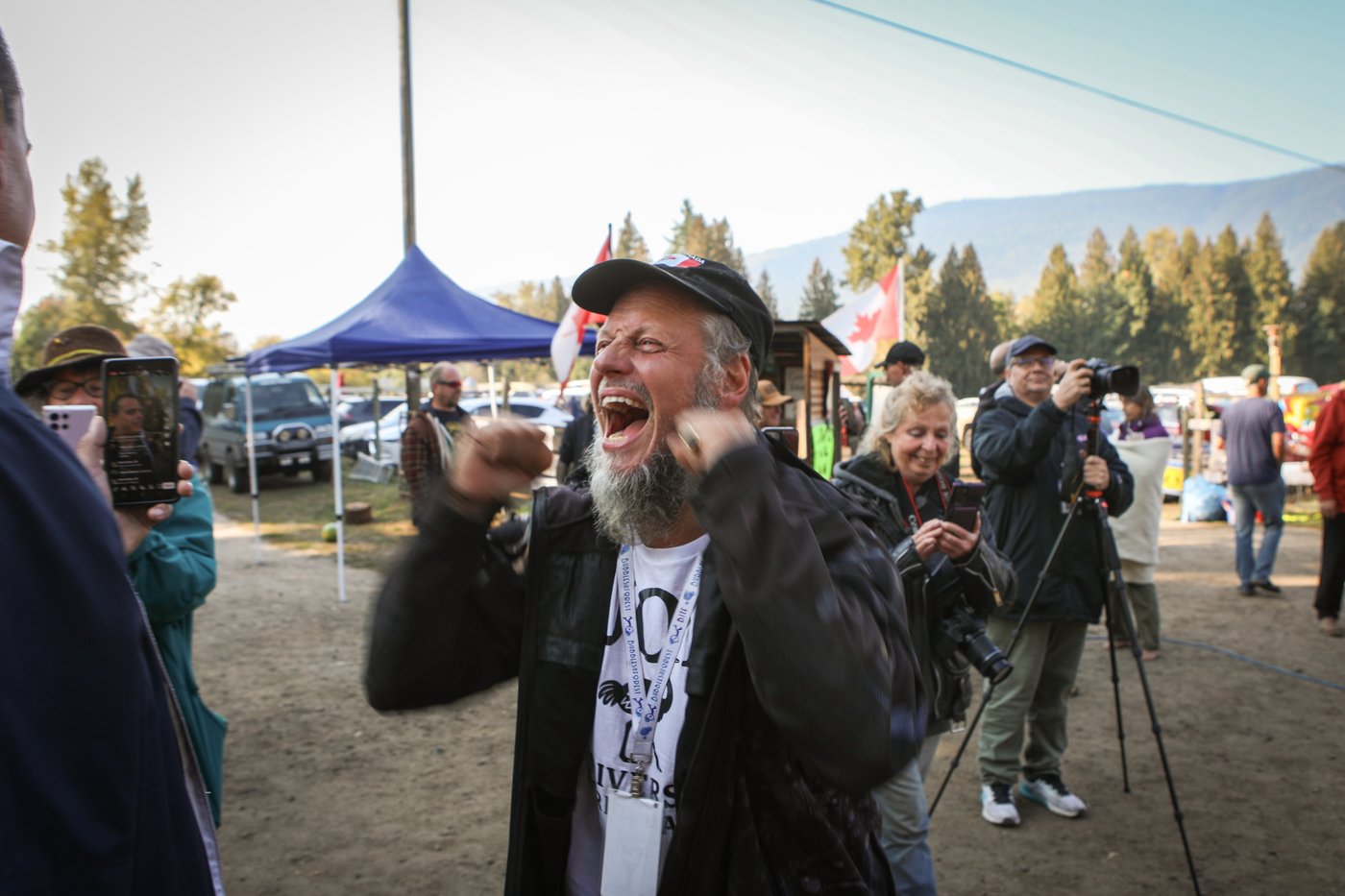 Interim stay of cull order turns despair to joy on B.C. ostrich farm | iNFOnews.ca