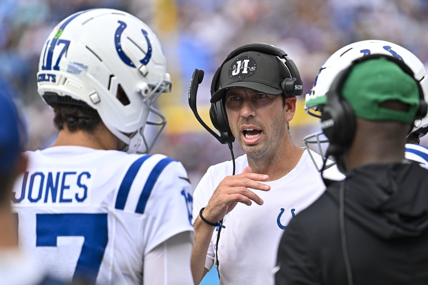 Jonathan Taylor's 3 TDs keeps Colts undefeated with 41-20 thumping of winless Titans | iNFOnews.ca Jonathan Taylor's 3 TDs keeps Colts undefeated with 41-20 thumping of winless Titans | iNFOnews.ca