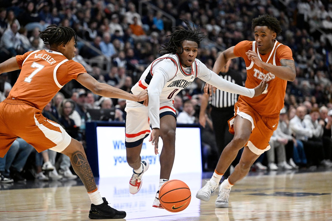 Karaban and Reed lift No. 5 UConn to 71-63 win over Texas in Huskies' final nonconference game | iNFOnews.ca Karaban and Reed lift No. 5 UConn to 71-63 win over Texas in Huskies' final nonconference game | iNFOnews.ca