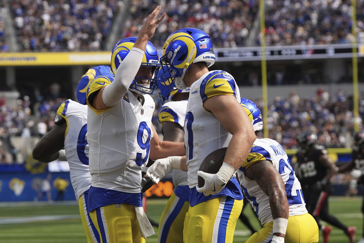 No-looks and back shoulders: Matthew Stafford is showing he's healthy and ready to lead Rams again | iNFOnews.ca No-looks and back shoulders: Matthew Stafford is showing he's healthy and ready to lead Rams again | iNFOnews.ca