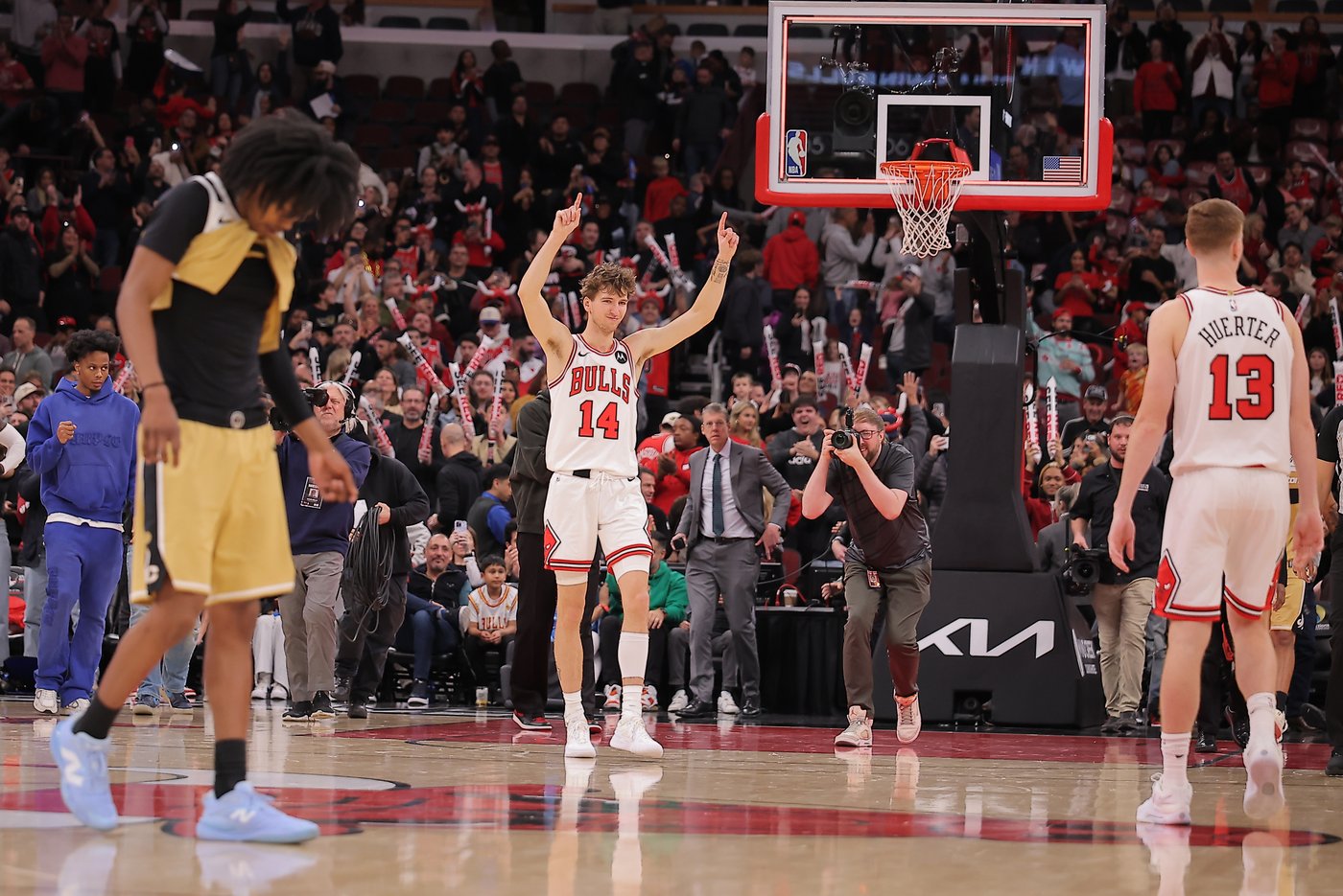 Vucevic scores 28 points as the Bulls hand the Wizards their 14th straight loss | iNFOnews.ca