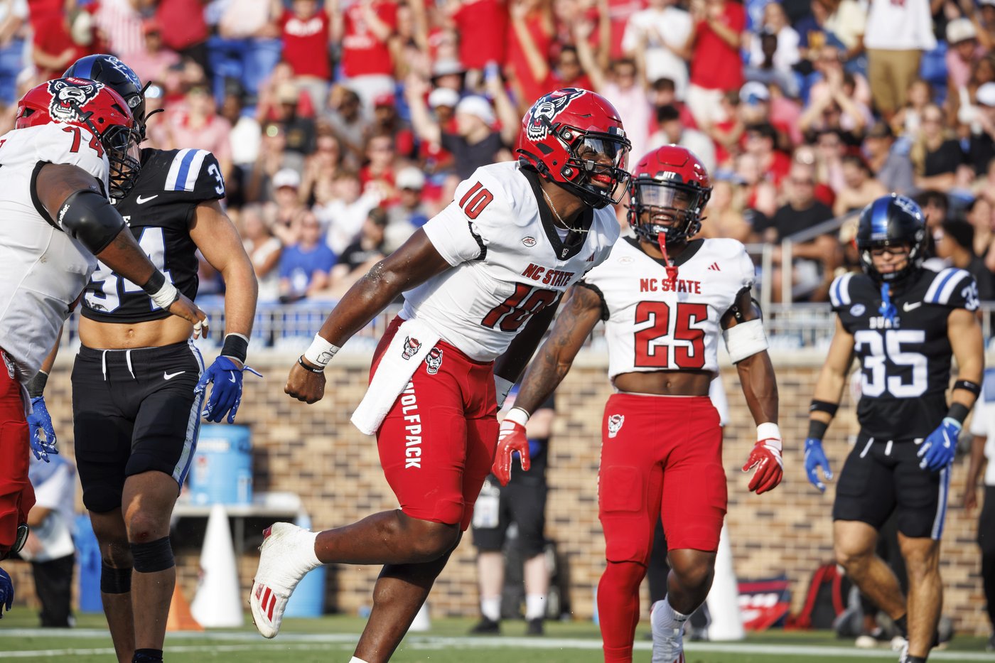 Mensah, Castle lead Duke to comeback past N.C. State, 45-33 | iNFOnews.ca Mensah, Castle lead Duke to comeback past N.C. State, 45-33 | iNFOnews.ca