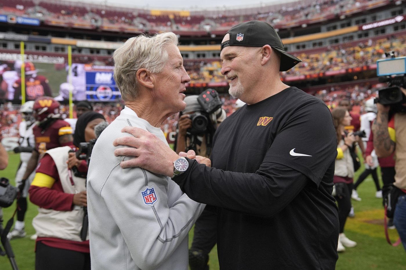 Commanders coach Dan Quinn bloodied in sideline collision with Marcus Mariota | iNFOnews.ca