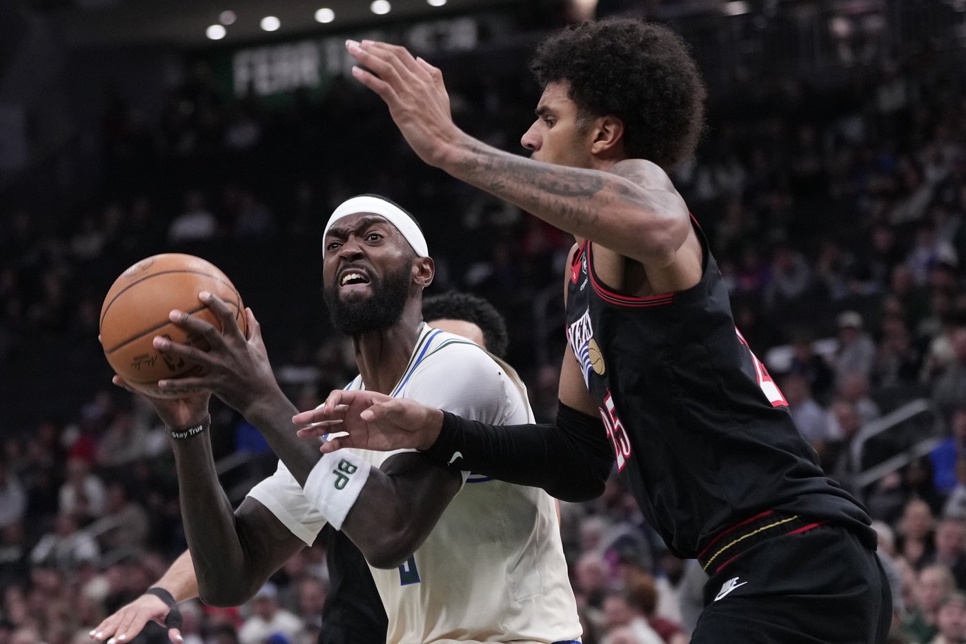 Maxey scores career-high 54 points as 76ers outlast Bucks 123-114 in overtime | iNFOnews.ca