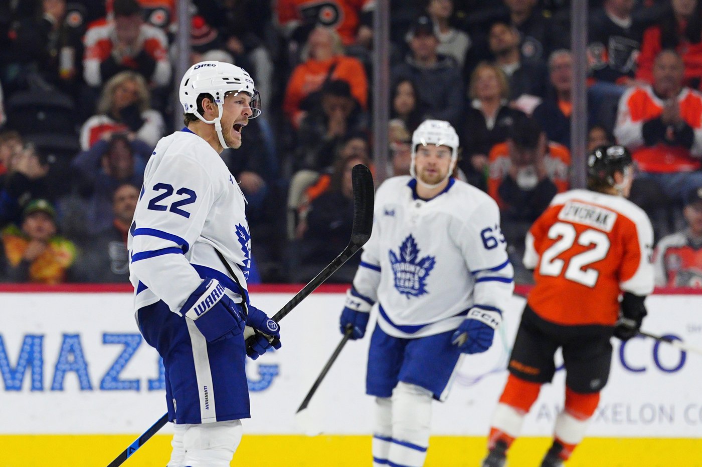 Matthews, Tavares lead Leafs past Flyers 5-2; Tanev stretchered off after collision | iNFOnews.ca Matthews, Tavares lead Leafs past Flyers 5-2; Tanev stretchered off after collision | iNFOnews.ca