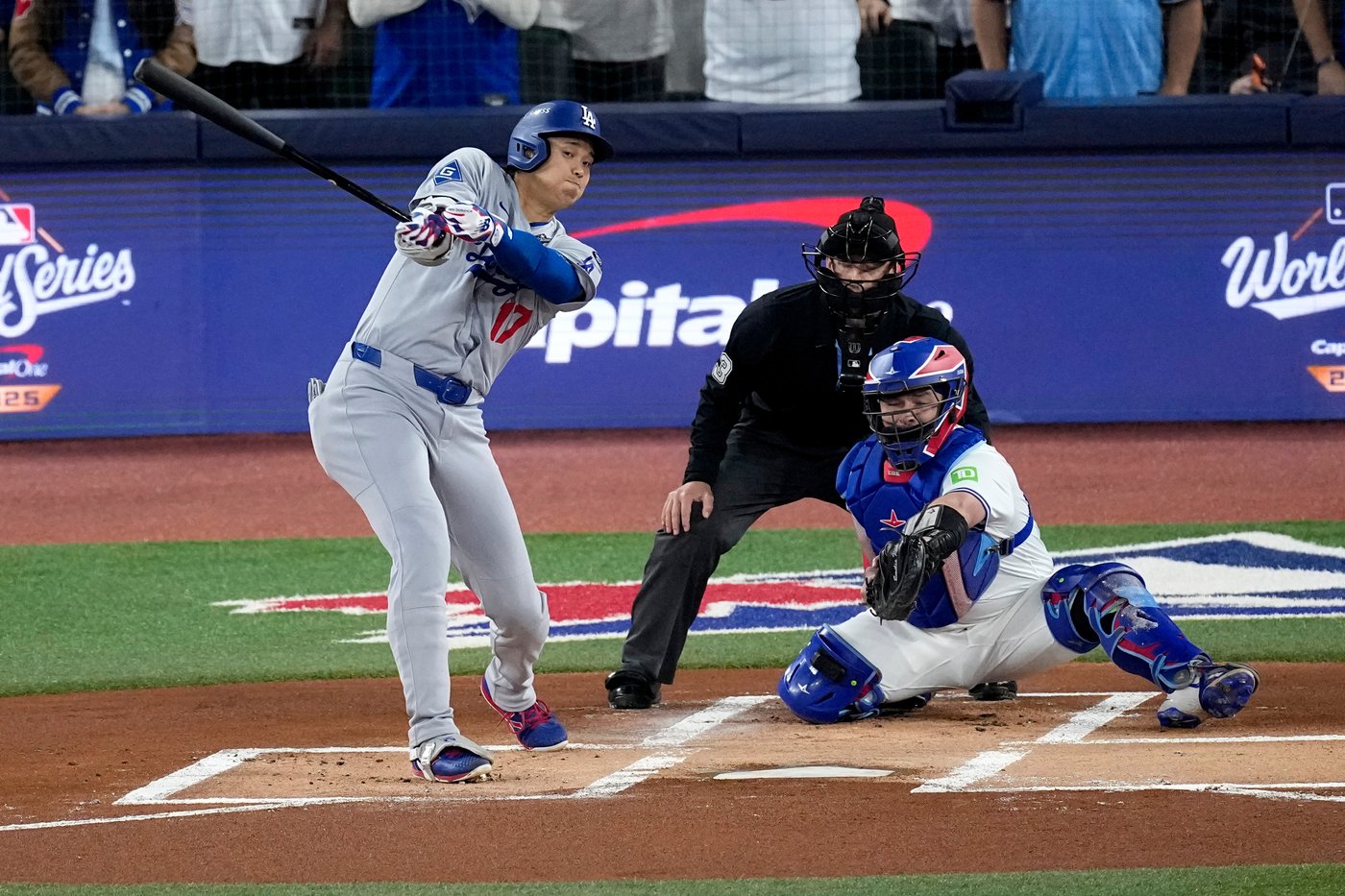 Dodgers manager Dave Roberts doesn't think slugger Shohei Ohtani heard Toronto fans' taunts | iNFOnews.ca Dodgers manager Dave Roberts doesn't think slugger Shohei Ohtani heard Toronto fans' taunts | iNFOnews.ca