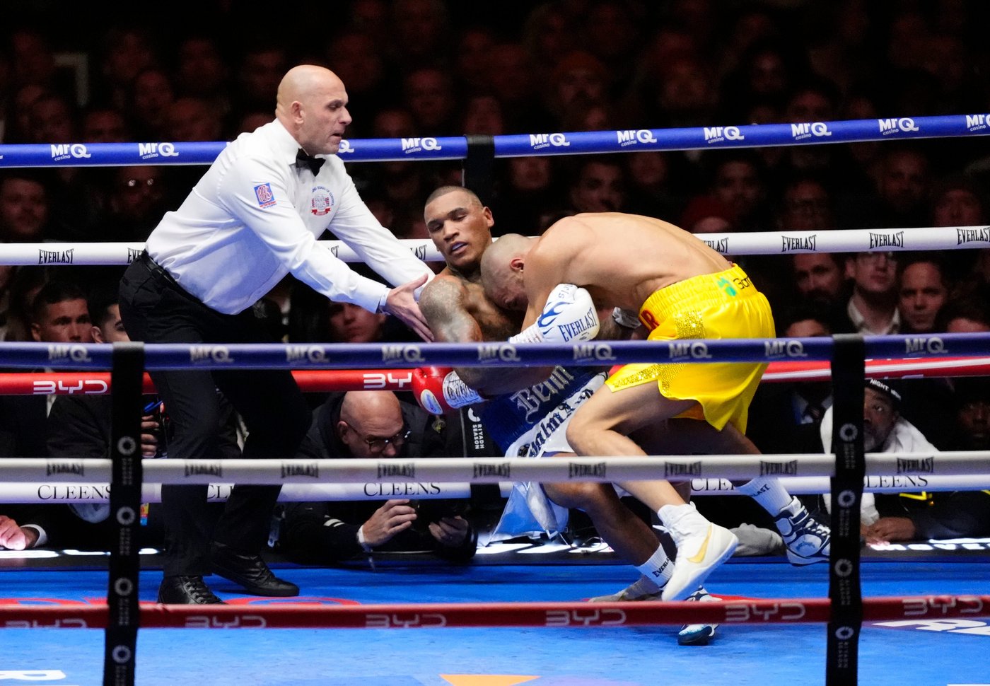 Benn dominates Eubank Jr. to earn bragging rights in British boxing's family feud | iNFOnews.ca Benn dominates Eubank Jr. to earn bragging rights in British boxing's family feud | iNFOnews.ca