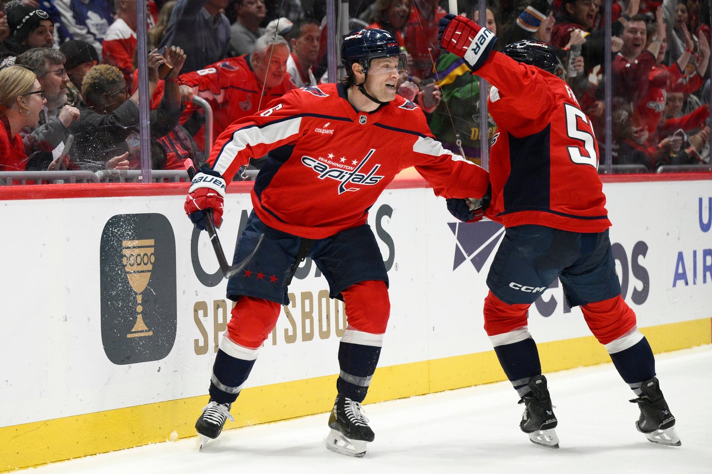Capitals rebound from a bad road trip, beat Maple Leafs 4-0 behind goalie Thompson | iNFOnews.ca