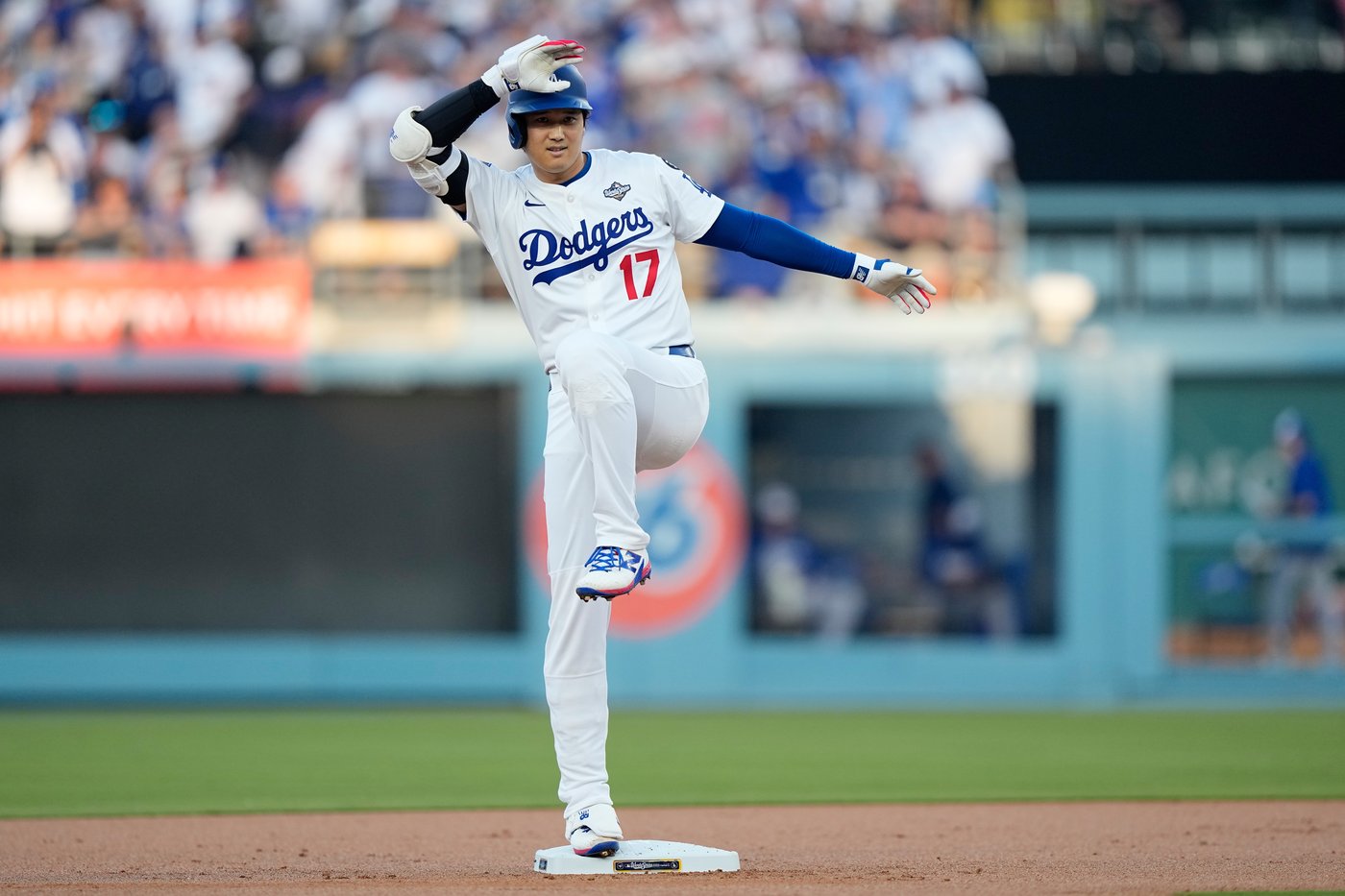 Shohei Ohtani wants others to follow his two-way footsteps. Teammates don't think it's possible | iNFOnews.ca Shohei Ohtani wants others to follow his two-way footsteps. Teammates don't think it's possible | iNFOnews.ca