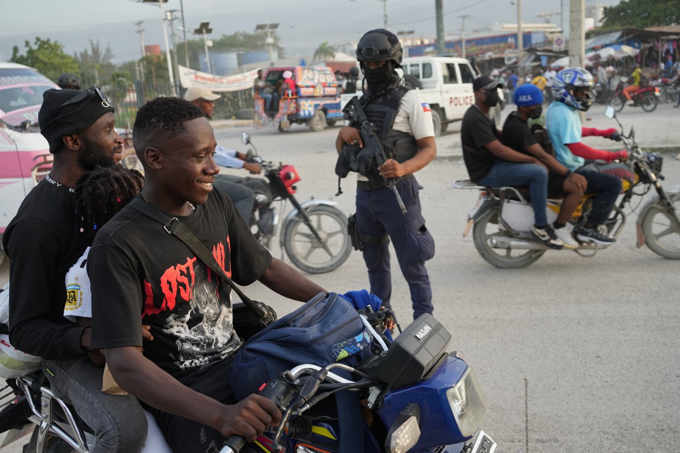 Haitians give cautious welcome to new international force approved by UN to tackle gangs | iNFOnews.ca