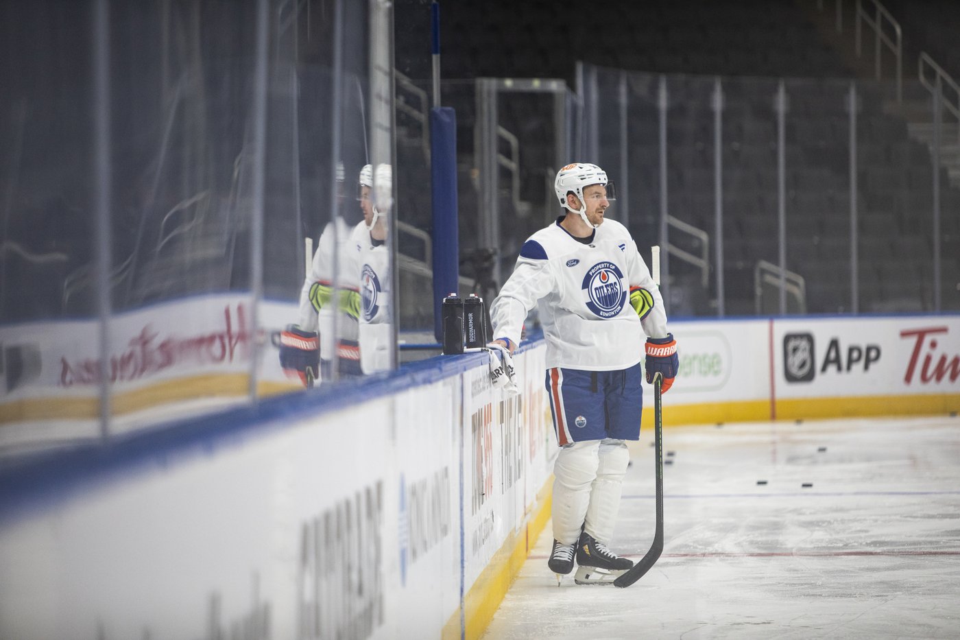 Edmonton Oilers place winger Zach Hyman on IR to start season | iNFOnews.ca