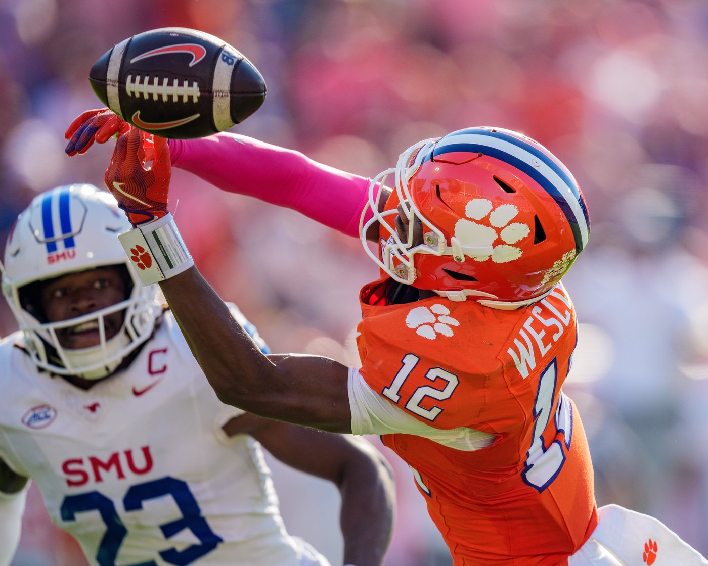 Kevin Jennings throws 2 TD passes as SMU avenges ACC title game loss to Clemson, 35-24 | iNFOnews.ca Kevin Jennings throws 2 TD passes as SMU avenges ACC title game loss to Clemson, 35-24 | iNFOnews.ca