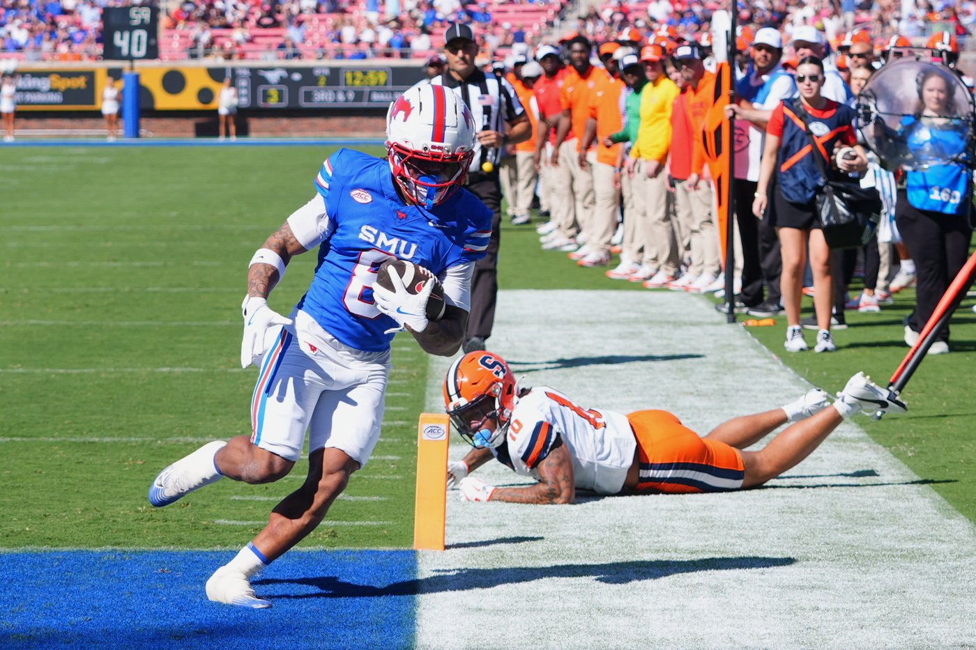 Kevin Jennings passes for career-high 4 TDs, as SMU beats Syracuse 31-18 | iNFOnews.ca