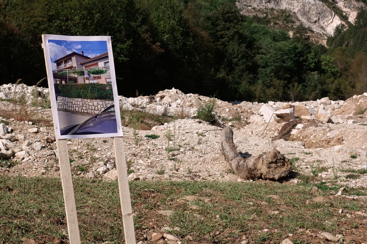 A year later, small Bosnian village remembers 19 victims of floods and landslide | iNFOnews.ca A year later, small Bosnian village remembers 19 victims of floods and landslide | iNFOnews.ca