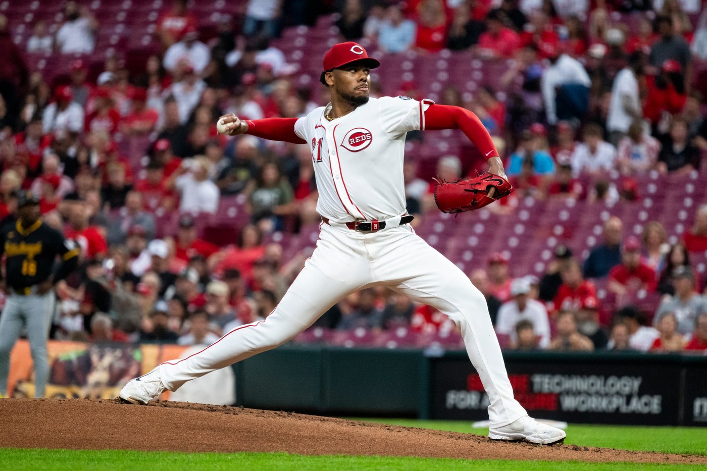 Pirates top Reds 4-3 in 11 innings, prevent Cincinnati from gaining ground in NL wild-card race | iNFOnews.ca
