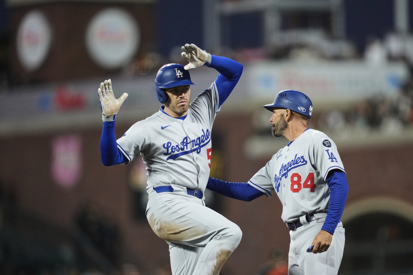 Shohei Ohtani hits his 49th homer and Dodgers rally to beat Giants 13-7 | iNFOnews.ca