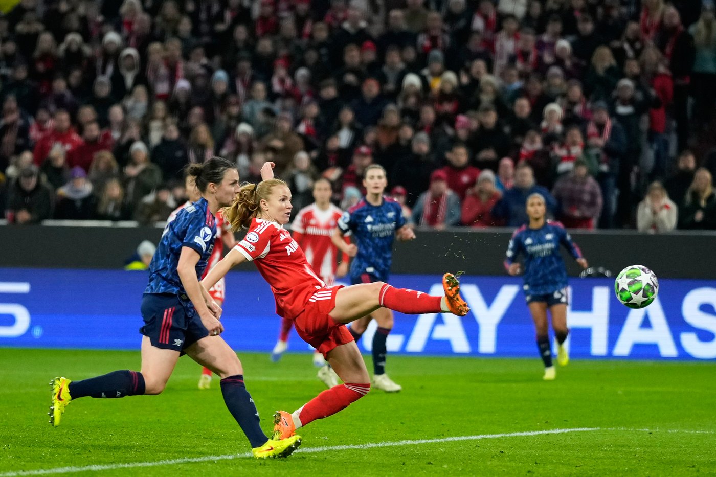 Arsenal collapses to 3-2 loss at Bayern Munich in Women's Champions League | iNFOnews.ca Arsenal collapses to 3-2 loss at Bayern Munich in Women's Champions League | iNFOnews.ca