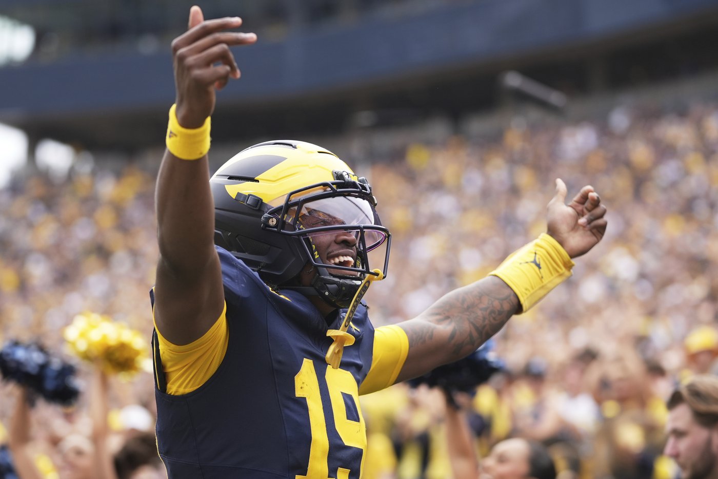 Bryce Underwood and No. 23 Michigan bounce back, beating Central Michigan 63-3 after Oklahoma loss | iNFOnews.ca