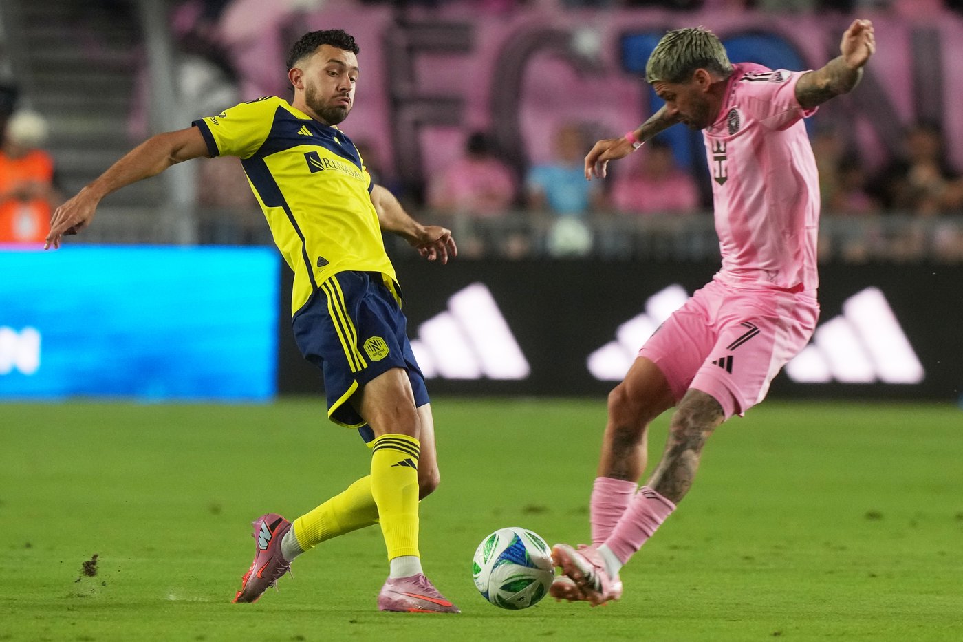 Messi gets trophy, then has two goals to lift Inter Miami past Nashville 3-1 in playoff opener | iNFOnews.ca Messi gets trophy, then has two goals to lift Inter Miami past Nashville 3-1 in playoff opener | iNFOnews.ca