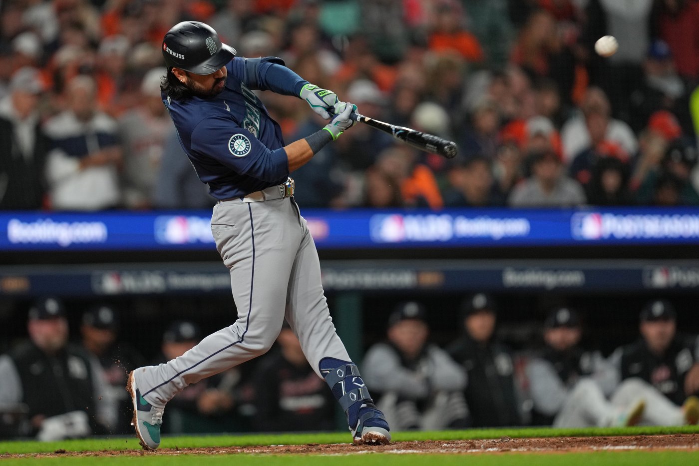 Raleigh, Suarez, Crawford homer and Mariners top Tigers 8-4 for a 2-1 lead in the AL Division Series | iNFOnews.ca