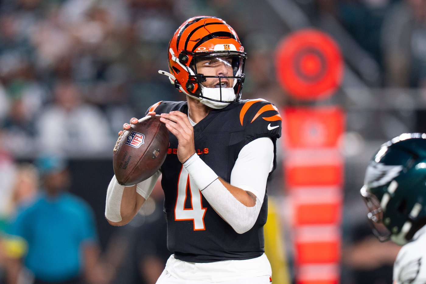 Packers sign Ridder to practice squad and remain noncommittal on plans for regular-season finale | iNFOnews.ca