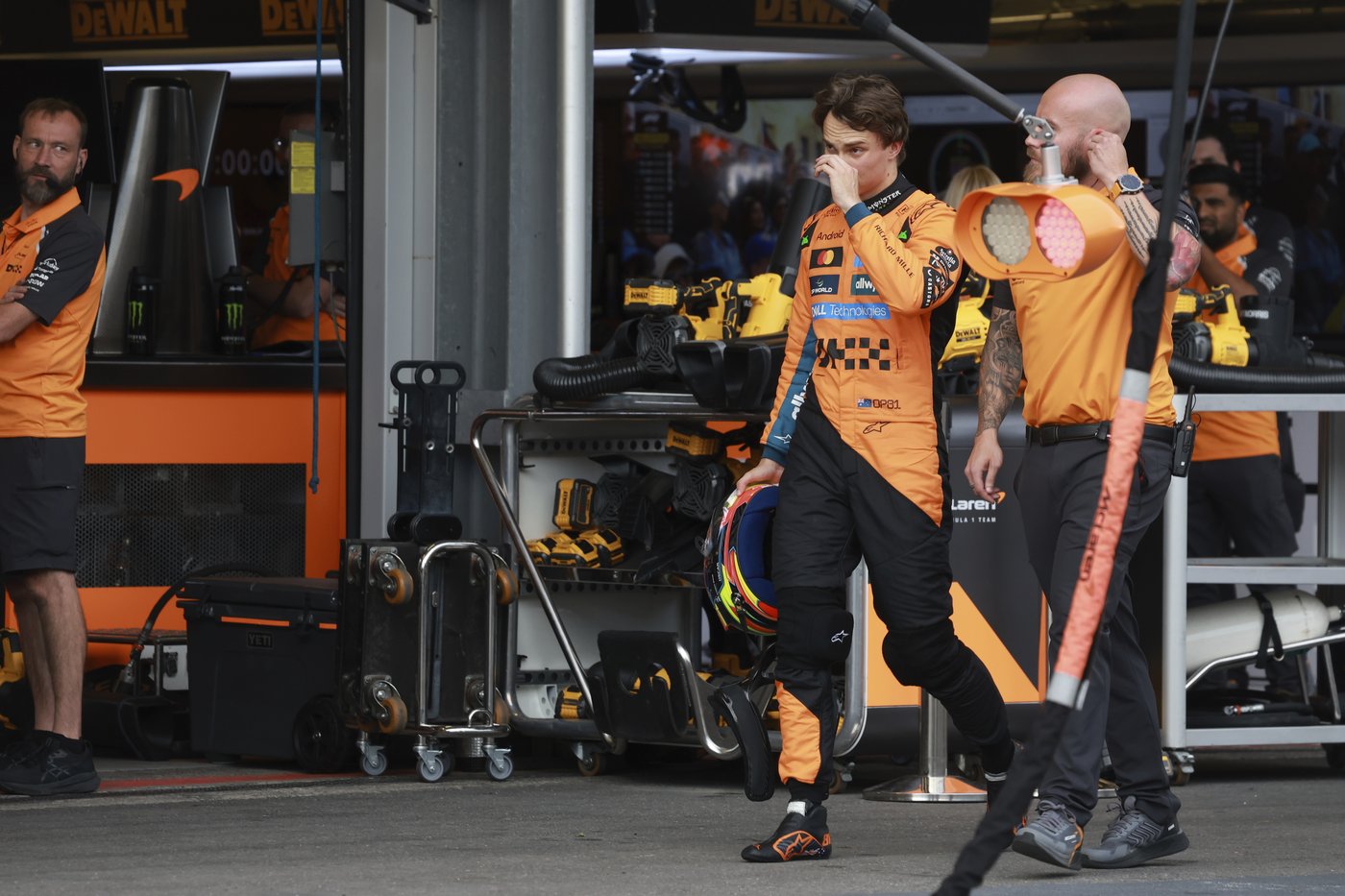 Max Verstappen on pole and Oscar Piastri crashes in chaotic F1 qualifying in Azerbaijan | iNFOnews.ca Max Verstappen on pole and Oscar Piastri crashes in chaotic F1 qualifying in Azerbaijan | iNFOnews.ca