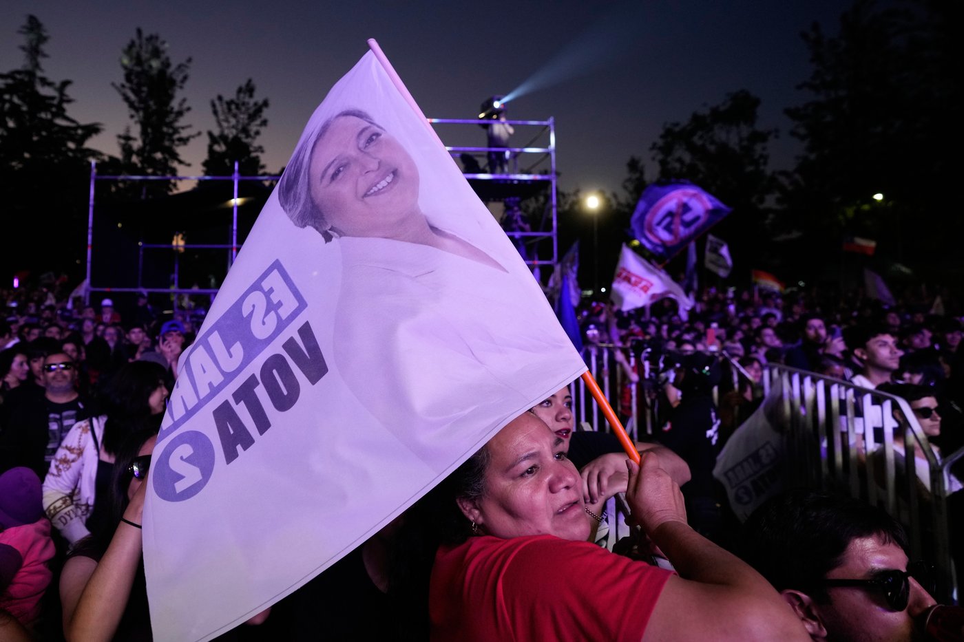 Chileans are divided in a presidential runoff tilted toward the far right | iNFOnews.ca Chileans are divided in a presidential runoff tilted toward the far right | iNFOnews.ca