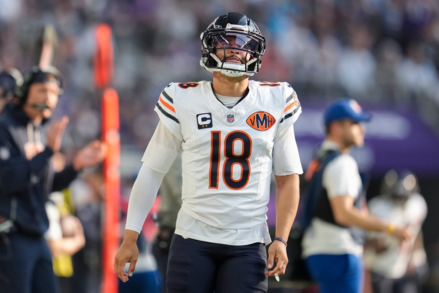 Bears coach Ben Johnson not ready to talk playoffs with team in sole possession of NFC North lead | iNFOnews.ca