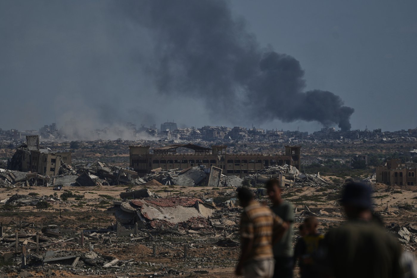 Trump orders Israel to stop bombing Gaza after Hamas partially accepts his peace plan | iNFOnews.ca